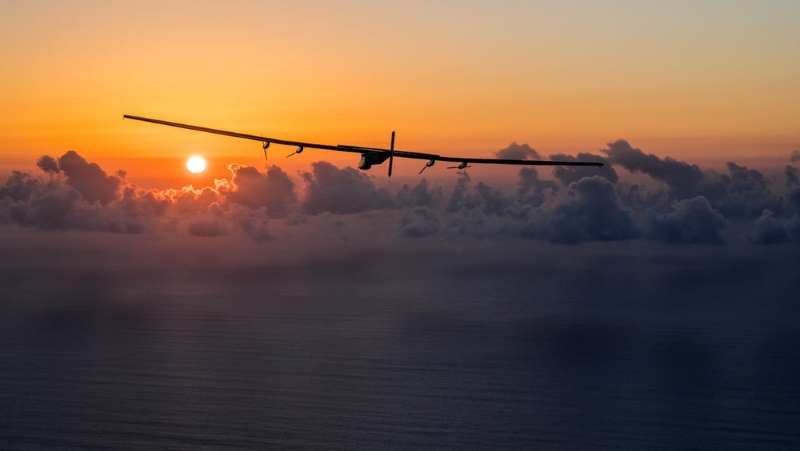 Solar plane's Pacific crossing going smoothly